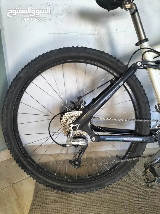 بسكليت من نوع Bianchi caal 8400