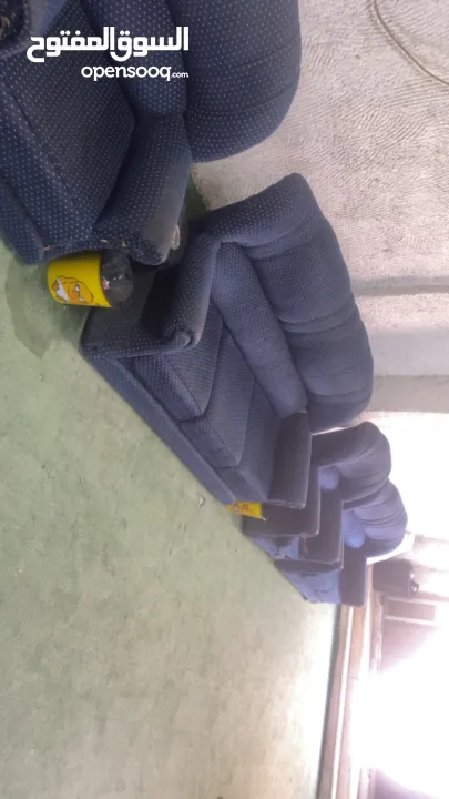 طاولة بلياردو امريكي شبه جديدة وطوايل وكراسي وثلاجة وشاشات بسعر حلو