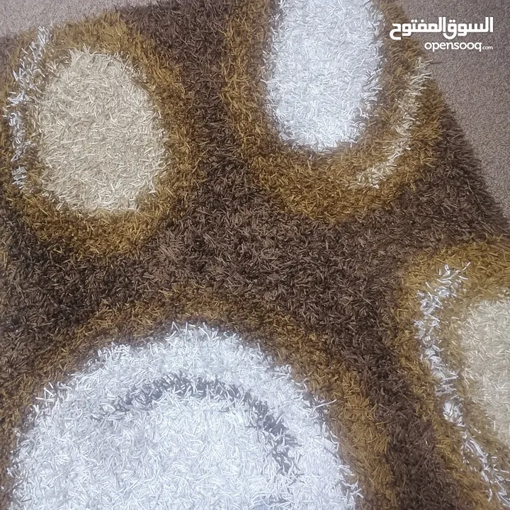 اثاث منزل بحاله ممتازه سجاد شاغي وسايد لامب
