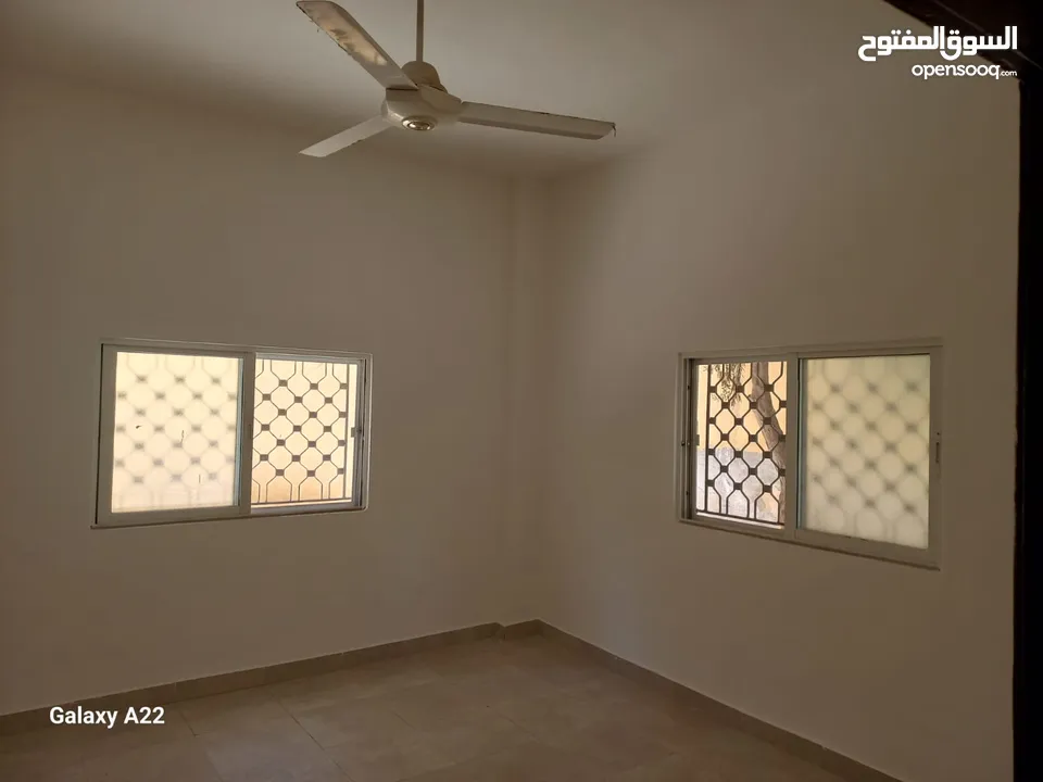 شقة للايجار في حي شاكر وحي الحسين