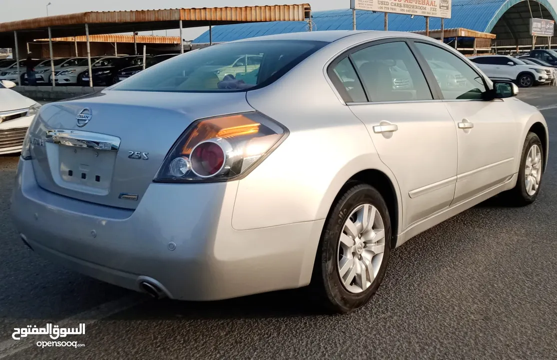 Nissan Altima S V4 2.5L Model 2011