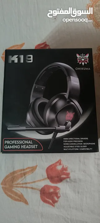 Power Bank. Head phones