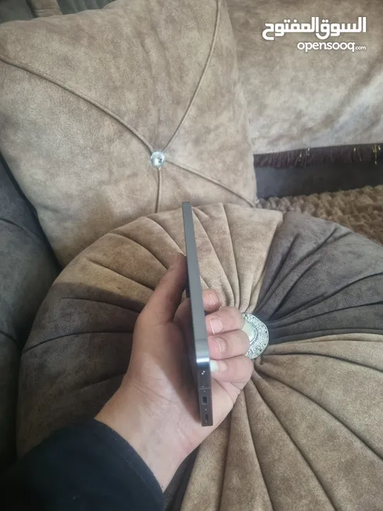 galaxy A56 5G مستعمل شهر شبه جديد 256 مساحه 8 RAM