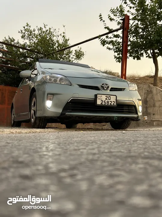 تويوتا بريوس 2012