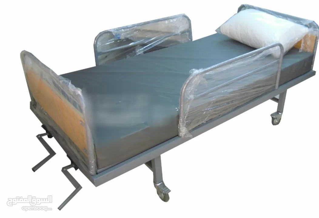 سرير طبي جديد