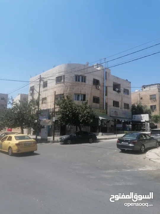 مجمع تجاري للبيع