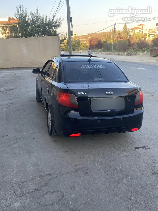 كيا برايد فتحة سقف بنزين 1600اوتماتيك