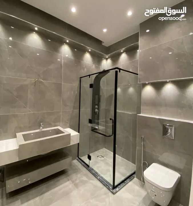 اخر شقه طابق ارضي تشطيبات الفندقية في حي الصحابة منطقة فلل