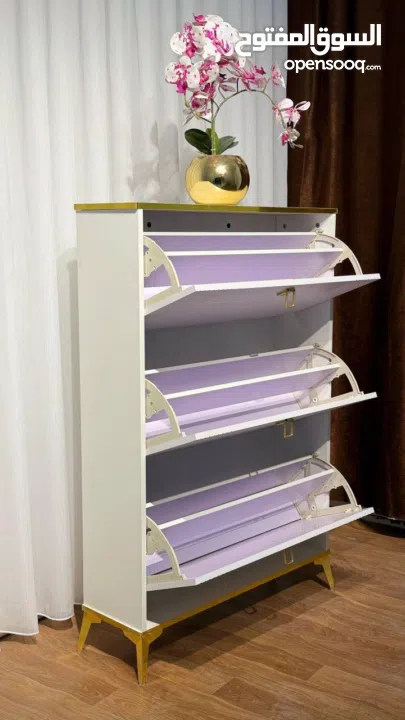 خزانة الأحذية الملكية – لمسة فخامة تغيّر مدخل بيتك بالكامل مش مجرد خزانة... هاي قطعة ديكور راقية