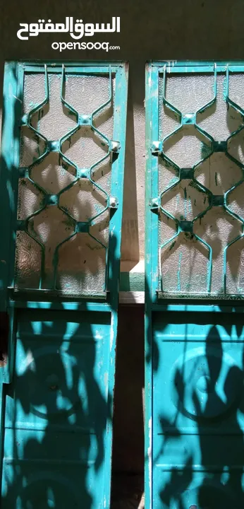 أبواب حديد وأبواب خشب