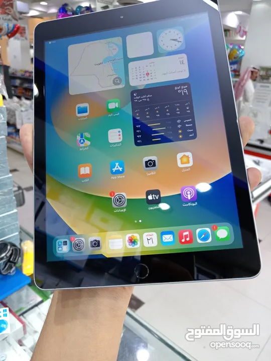 ايباد اصلي الجيل الخامس بحالة ممتازة     Ipad 5 32 GB wifi