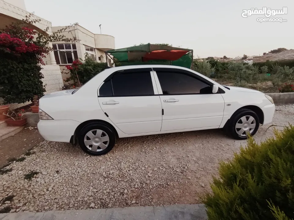 ميتسوبيشي لانسر للبيع موديل 2005