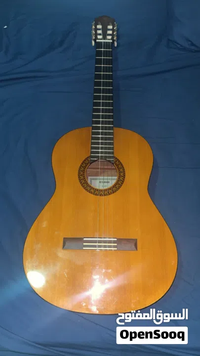 للبيع قيتار كلاسيك يماها c45