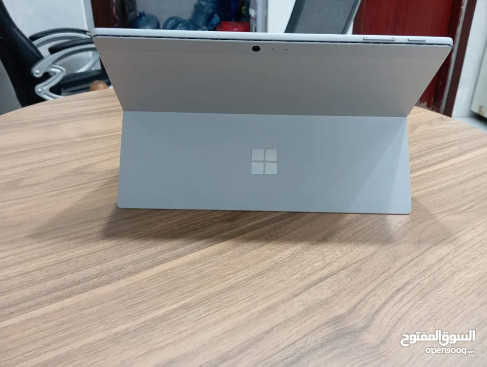 Microsoft Surface pro i5 For 90 OMR