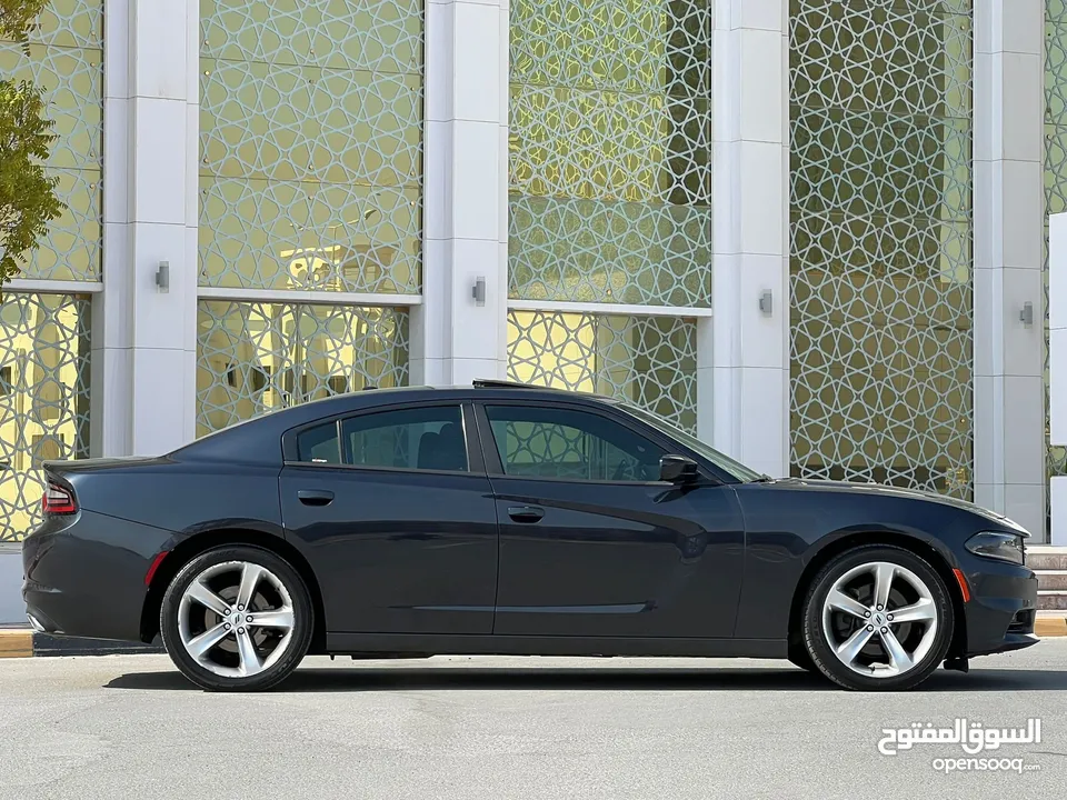 Dodge CHARGER SXT v6 model 2018 FOR SALE