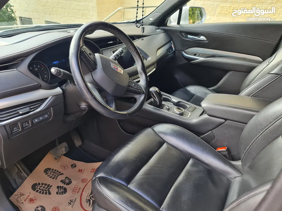 Cadillac XT4 SUV 2020