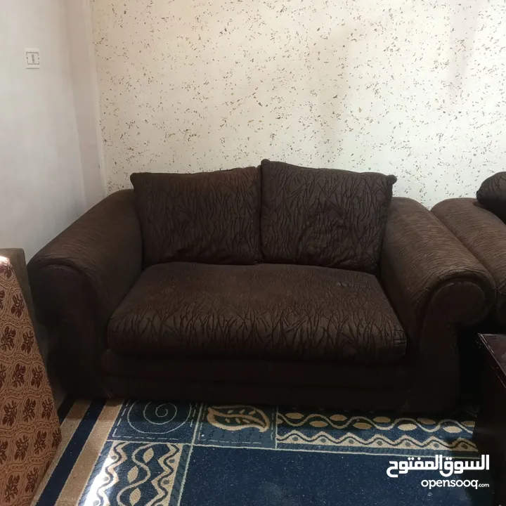 طقم كنب امريكي مع طاوله كبيرة