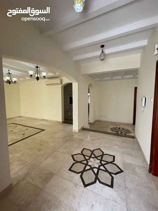 Townhouse for rent shatti Qurum