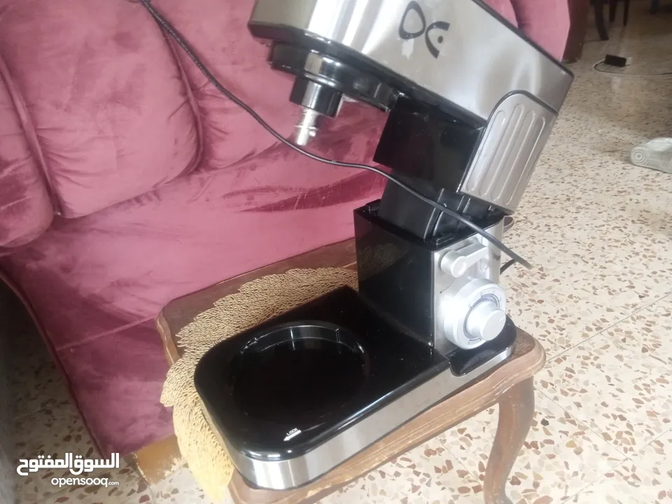 عجانه ومحضره طعام نوع دايو بحال الوكاله العجانه حجم 7 ونصف لتر 6 سرعات ومواصفات منتازه استعمال بسيط