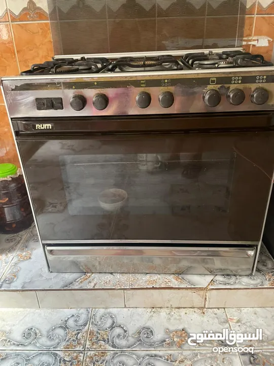 غاز مستعمل للبيع بحاله الوكاله للبيع اعلى سعر  غاز نوع رم الفرن فيه بحاجه ل صيانه