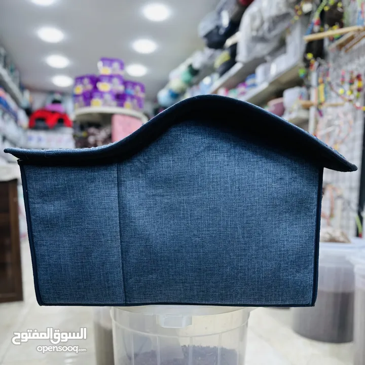 بيوت مع خداشات للقطط