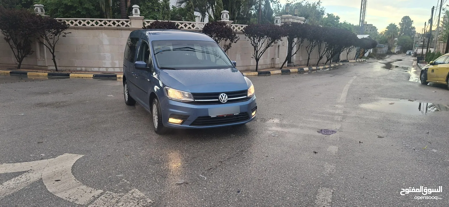 كادي 2018-غرفة مبطنة -ركاب (6+1)ماتور 2000 ديزل ماشي 110الف كليو فحص الف دفعة 50الف كاش والباقي شيكت