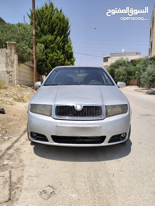 سكودا فابيا للبيع موديل 2004 اوتوماتيك بحالة الوكالة