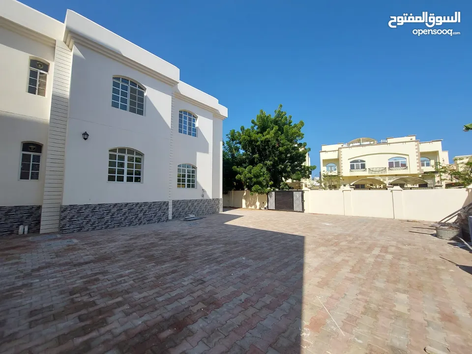 7 Bedrooms Villa for Rent in Azaiba REF:942R