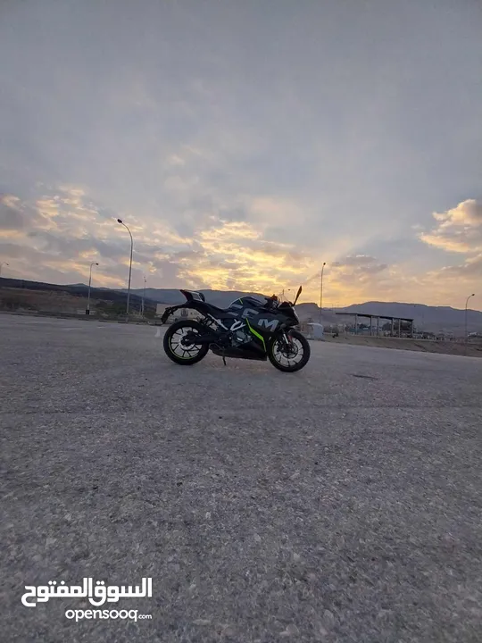 CFMOTO 250 sr بحالة الوكالة