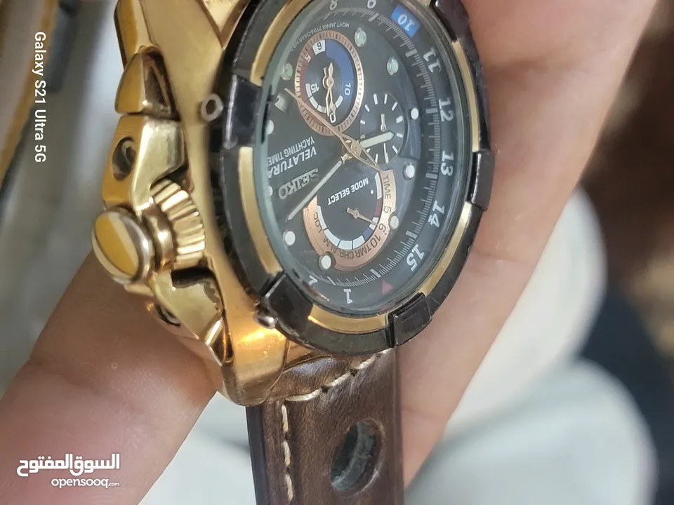 ساعات للبيع