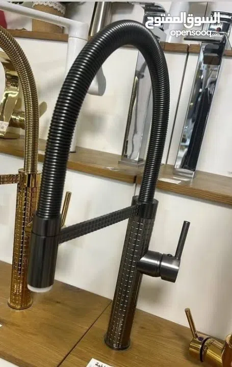 أضف لمسة من الأناقة والعصرية إلى مطبخك مع صنبورنا الجديد!   هل تبحث عن التميز والجودة في آن واحد؟