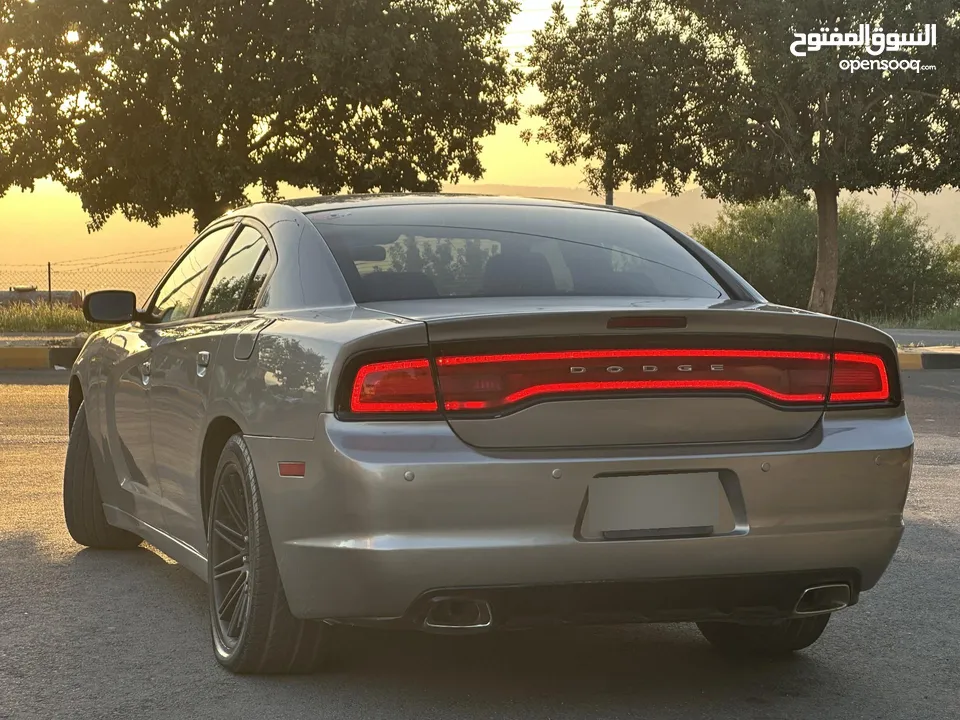 Dodge charger model 2011 (3600cc) for sale