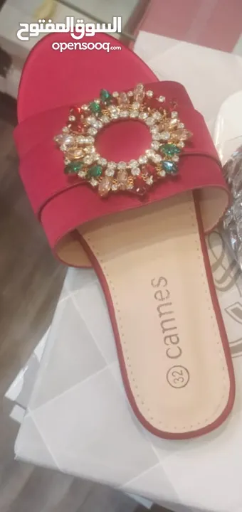 Branded new collection sandals in low price beautiful designs mamy colours available