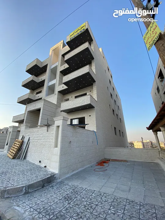 شقة جديدة طابق ثاني مميزة للبيع الجبيهة / حي المنصور بسعر مغري