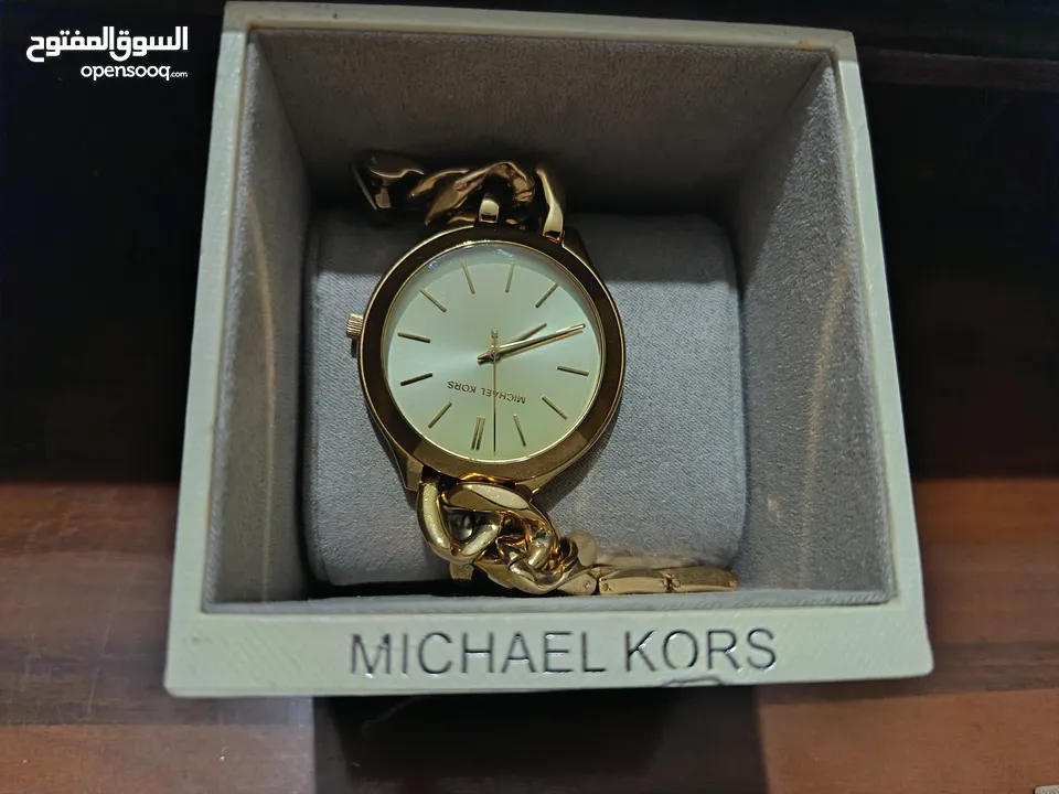 ساعة مايكل كورس أصلية مع العلبة