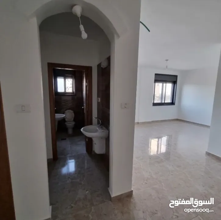 شقة سكنية للبيع مقابل ديوان الموظفين