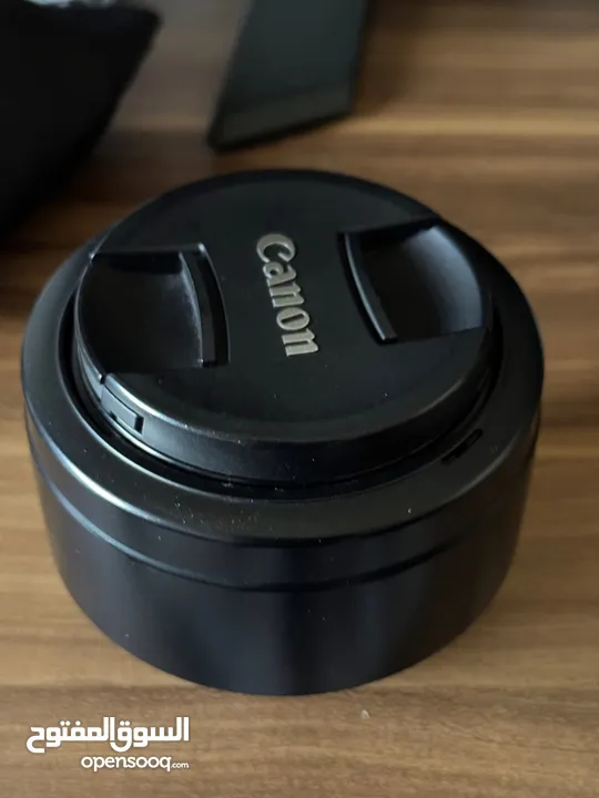 عدسة 50mm فتحة 1.2