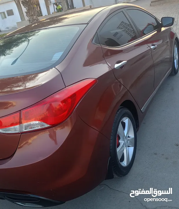 Hyundai Elantra oman wakala  engine 1600cc good condition car  accident free  New tyre's  new batter