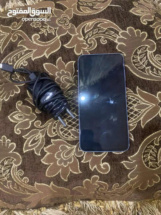 سامسونج  A55 5g وكاله كما موضح بصور للبيع او البدل علا ايفون ودفع فرق مني معو شاحن الاصلي سريع جدآ..