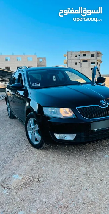 سكودا اوكتافيا 2014 ستيشن فل اضافات ما عدى فتحة البدل وارد على اشي اقل منها