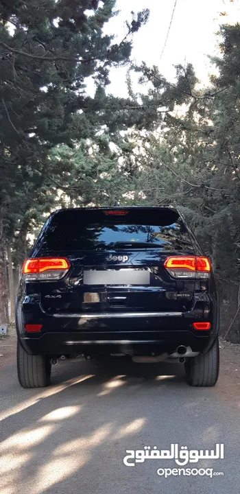 جيب جراند شيروكي 2016 ليمتد فحص كامل بانوراما  لون مميز جدآ واضح ممشى قليل  Jeep  4x4