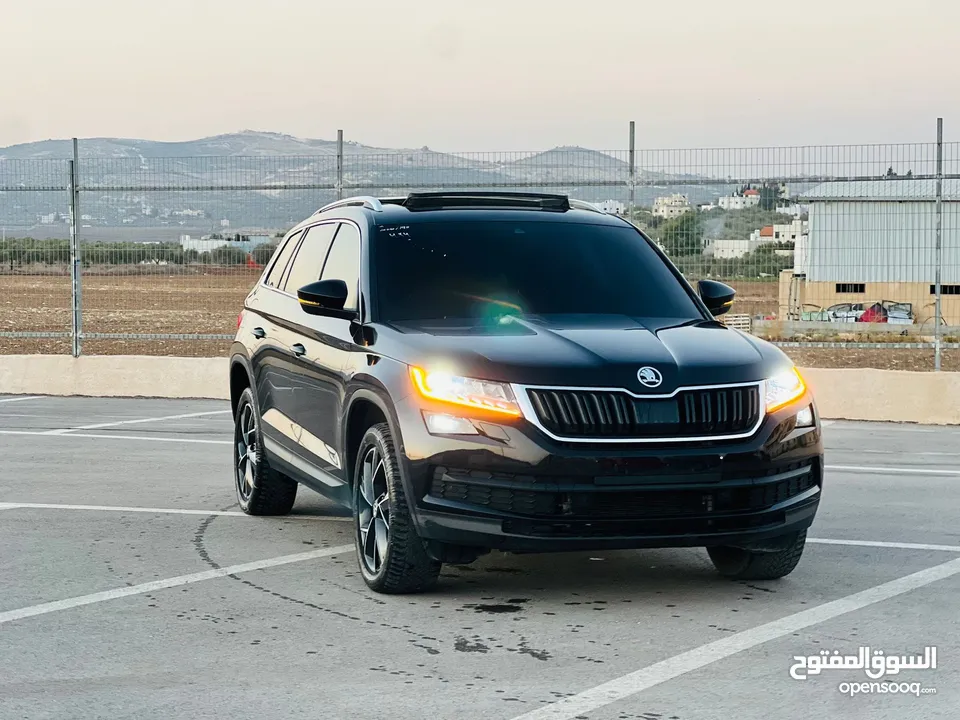سكودا كودياك  فل الفل فتحة سقف بانوراما 190 حصان  4x4- /2020  دفع رباعي عداد قليل 30000