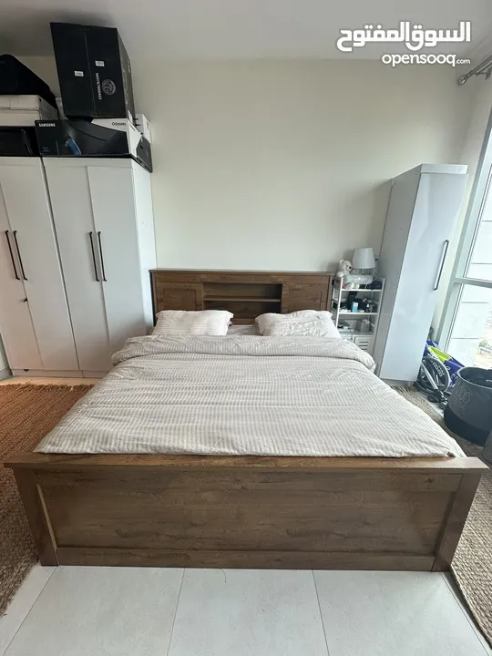 kind bed with mattress