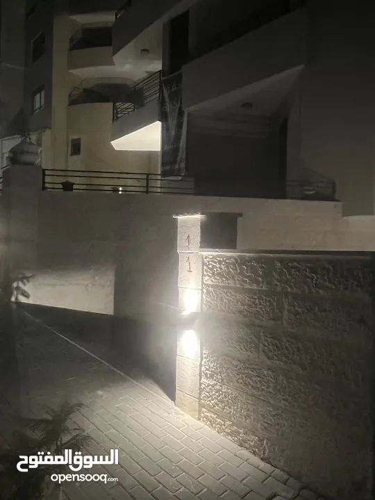 شقه للبيع بالطيره بالقرب من المدرسه الانجليه مدخل مستقل على شارع القاهره