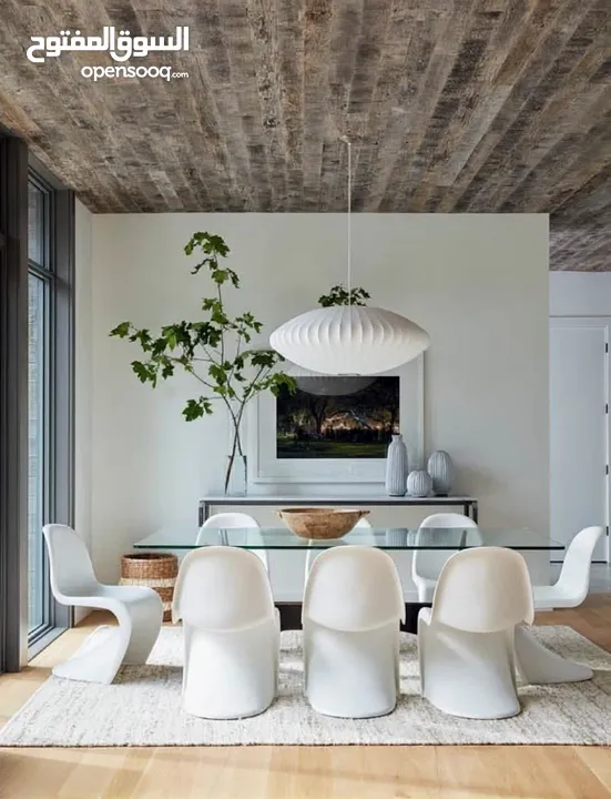 4 White Authentic Verner Panton (by Vitra) Chairs.