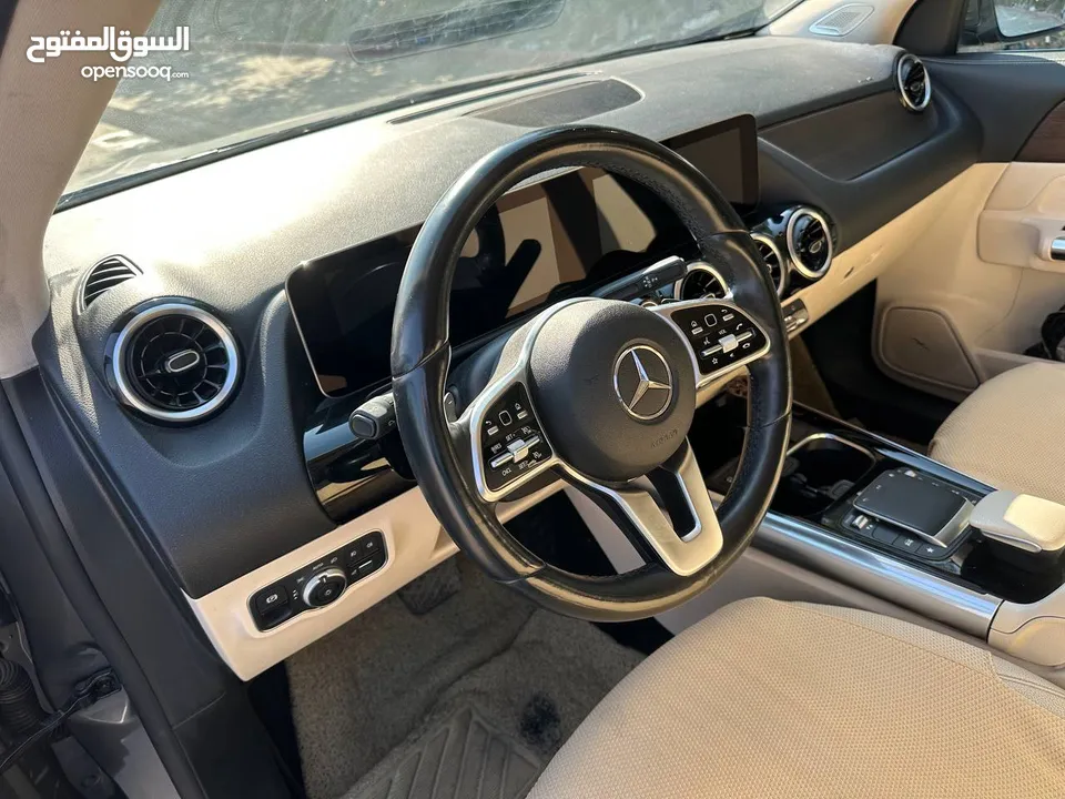 للبيع مرسيدس GLA موديل 2021 4 Matic  نظيفة  مارسدس جي ال ايه موديل 2021