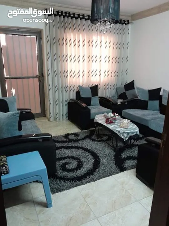 شقة طابق ارضي بالقرب من ركان المركزي واشارة الاسكان عمر البناء 7سنوات