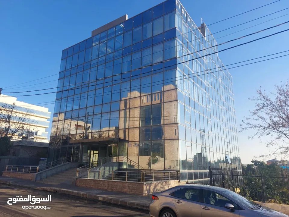 مكاتب للإيجار بمسحات مختلفة