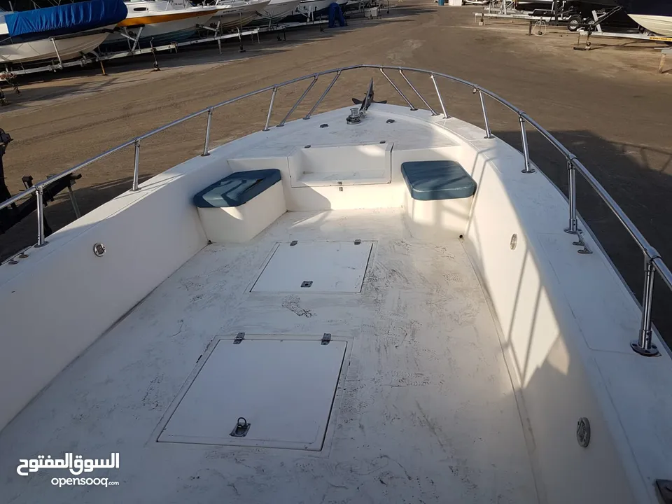 قارب 31 قدم للبيع مع العربه Boat 31ft for sale