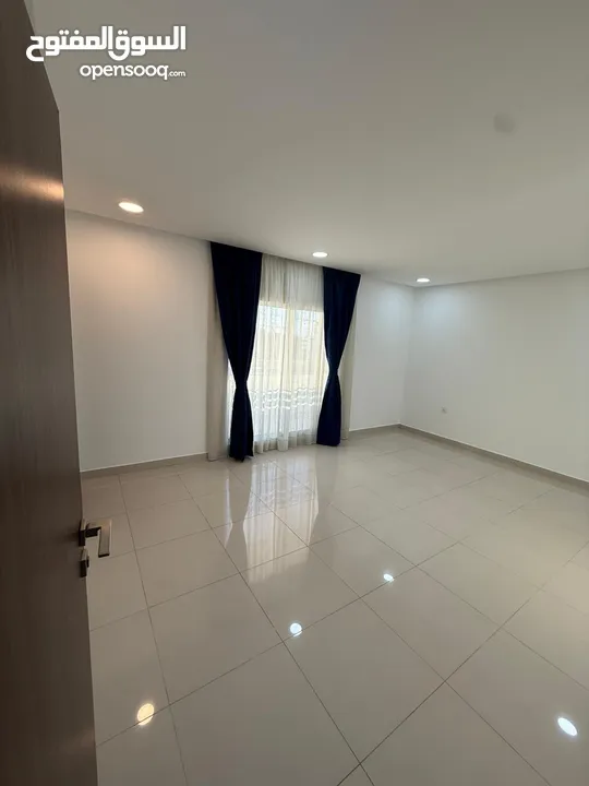 شقة سكنية للبيع اطلالة بحرية خلابة + موقع ممتاز جدا بالحد الجديدة (للبحرينيين + الخليجيين فقط)